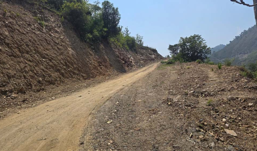 वर्षौंदेखिको समस्या समाधानतर्फ गन्यापधुरा, पालिका मुकाम जोड्ने सडक फराकिलो बन्दै