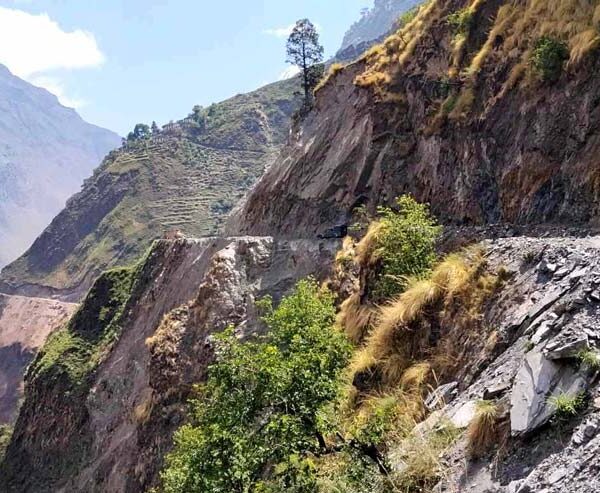 तिङ्कर सडकमा न्यून बजेट, स्थानीयमा निराशा बढ्यो