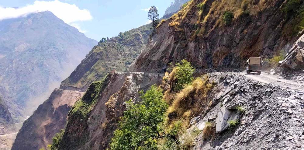 तिङ्कर सडकमा न्यून बजेट, स्थानीयमा निराशा बढ्यो