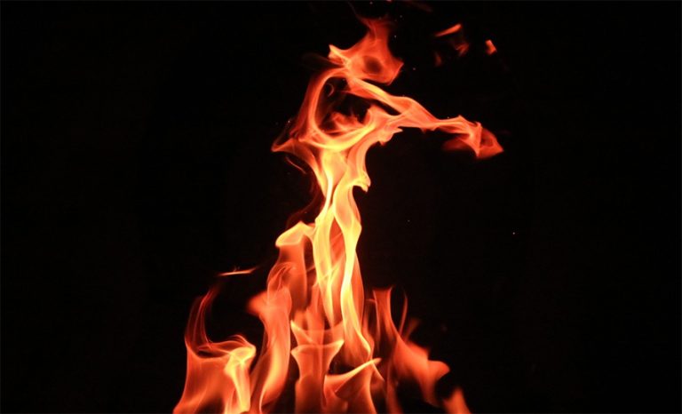 डडेल्धुरामा खाना पकाउँदा आगलागी, ३ लाख बराबरको क्षति